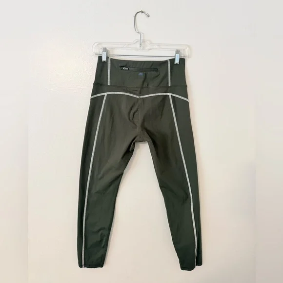 CYCLE HOUSE Womens Medium Olive Green Leggings 7/8 length Zip Pocket - Picture 7 of 11